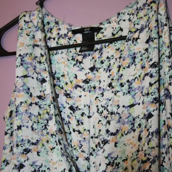Floral Flowy Tank Top - Picture 11 of 14
